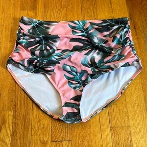 Monstera Print Rouched Bikini Bottoms